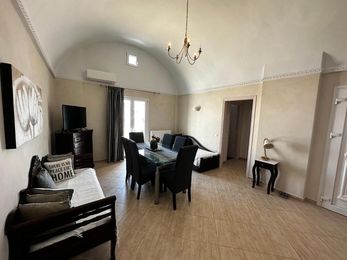 Veldi Art - Kamari Beach Apartment Fira  Exterior photo